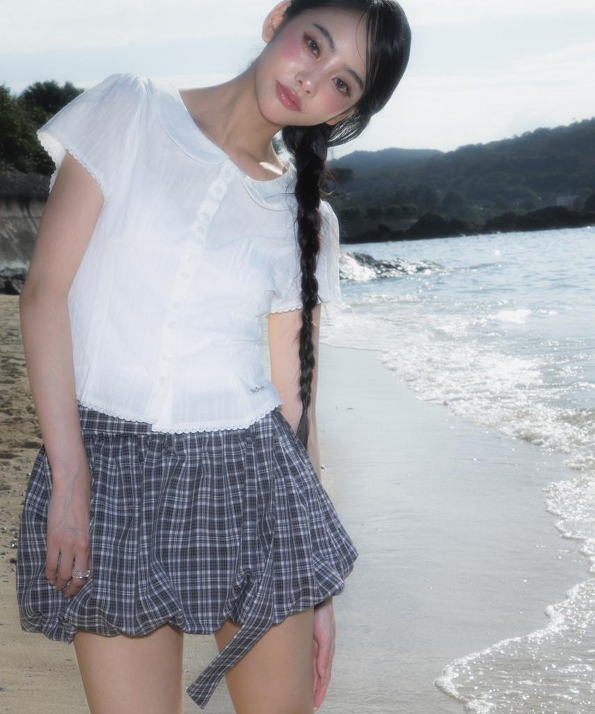 ROSEFRANTZ Round Collar Short Sleeve Blouse [Ivory]