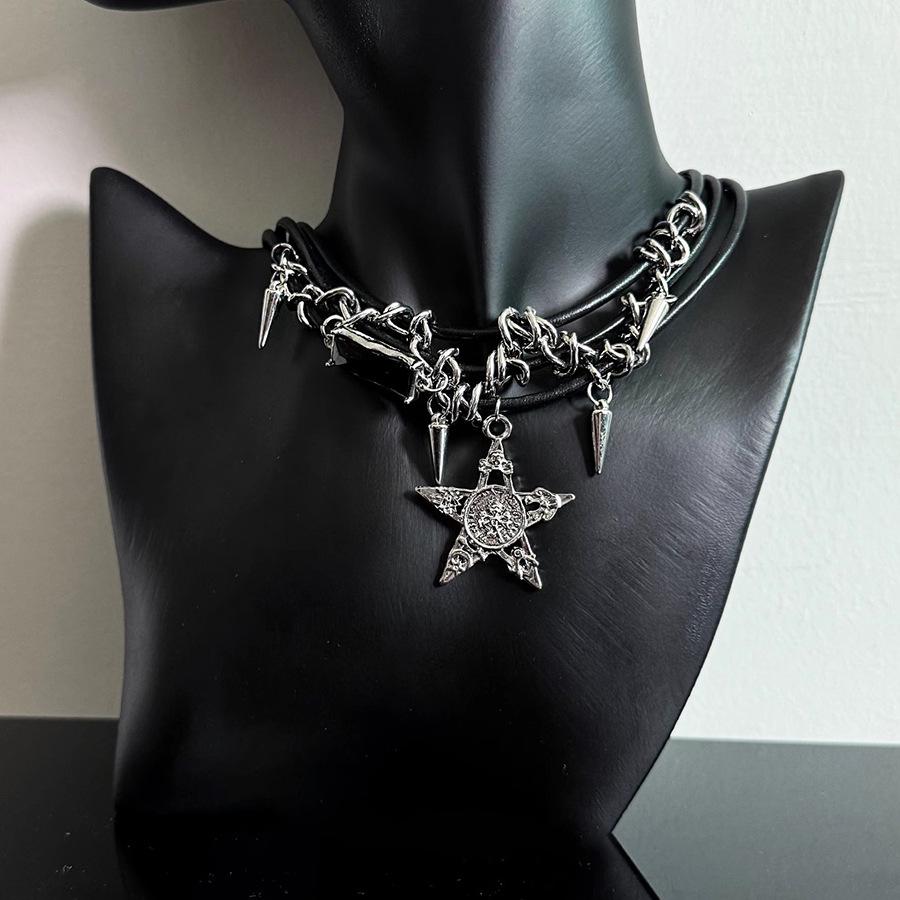 Love Heart Rivet Punk Choker Necklace - Y2K Subculture Clavicle Chain