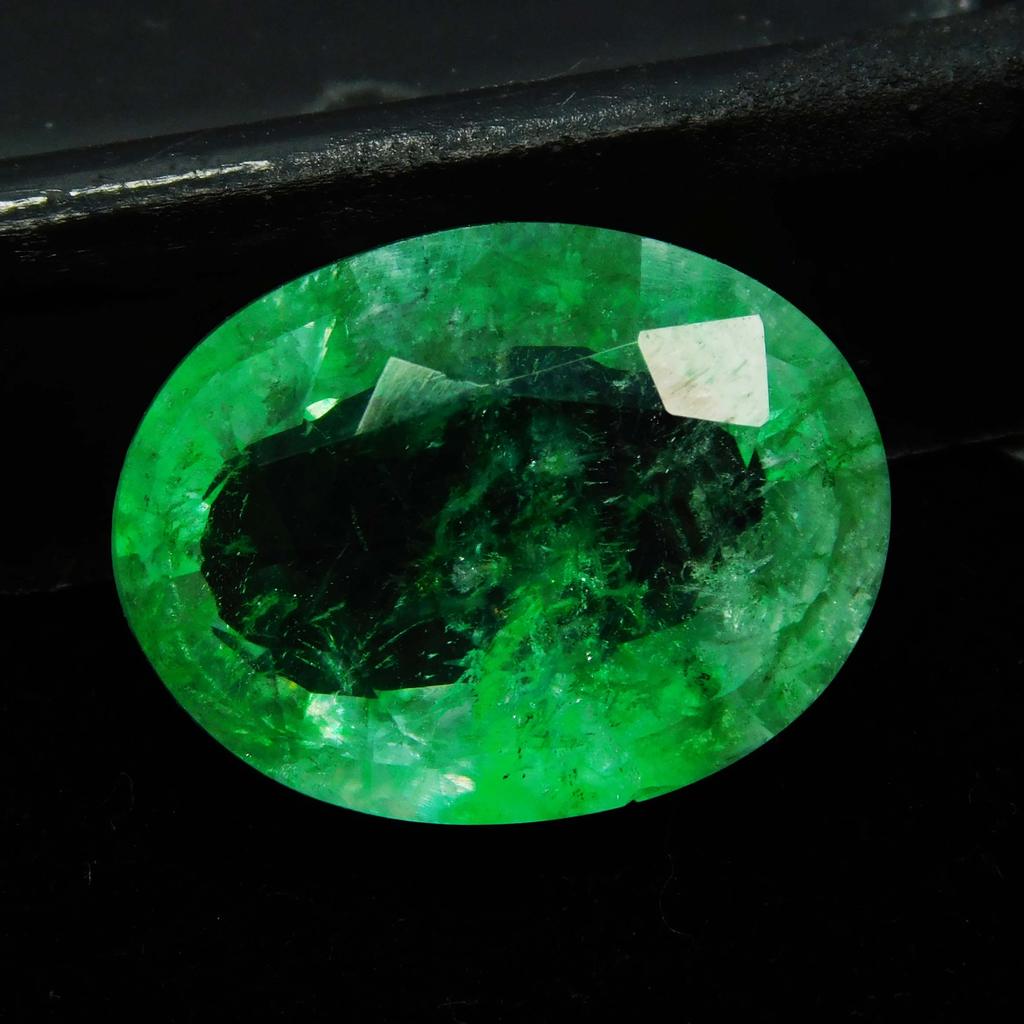 Natural Green Emerald Loose Gemstone Untreated Colombian 7 ct Oval Cut for Jewelry Making and Crafts