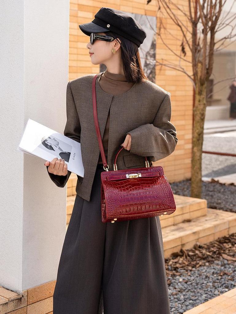Qian Dian Crocodile Pattern Genuine Leather Handbag for Women - Stylish Versatile Crossbody and Shoulder Bag