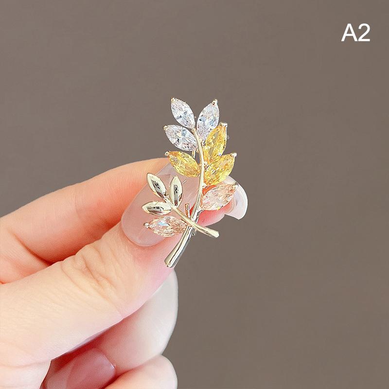 Luxury Heart Brooches For Women Lapel Pin Clothes Badges Corsage Jewelry Gift