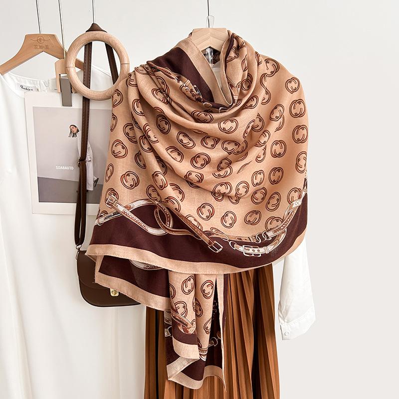 Simple Chain Printed Silk Scarf Women's Fashion High-end Gift Spring and Autumn Trend Warm Scarf