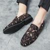 Мужские мокасины ручной работы с вышивкой. Мода имеет уникальный стиль. Повседневная офисная обувь для отдыха на открытом воздухе, вечеринок, для взрослых, для прогулок. Элегантная обувь.