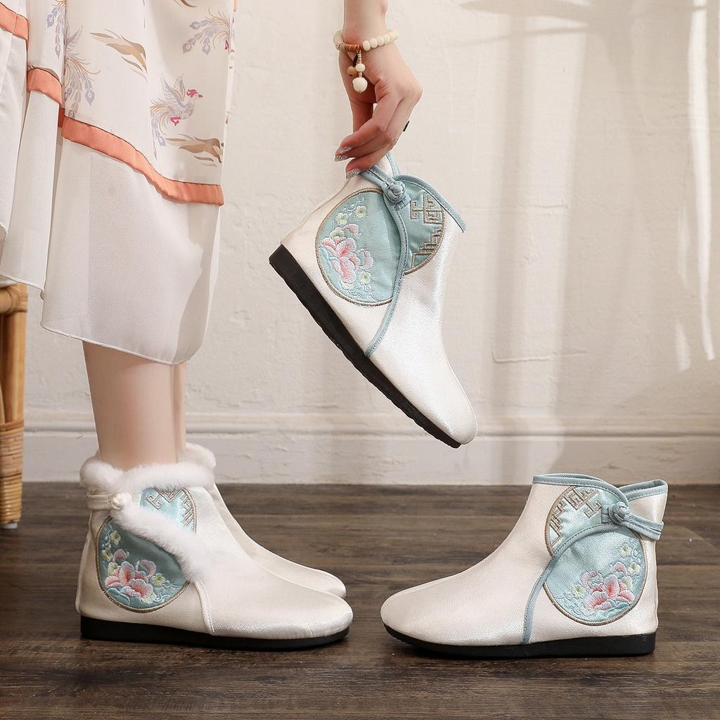 2024 Winter Ethnic Style Embroidered Boots Flat-soled Old Beijing Cloth Shoes Non-slip and Wear-resistant Jelly Soles Autumn New Single Boots