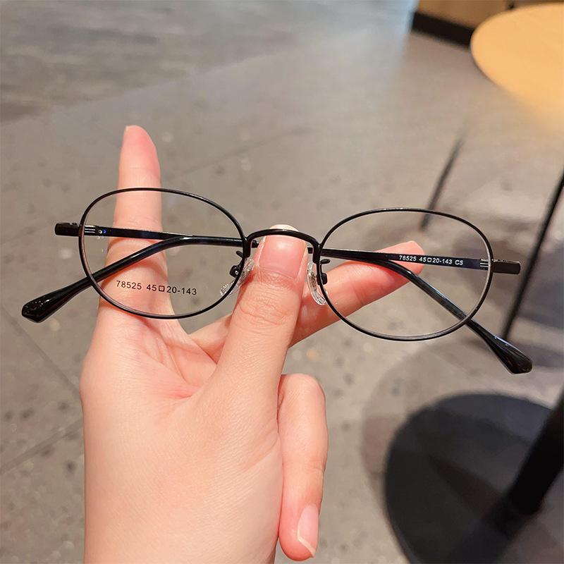 Сверхлегкая овальная маленькая оправа для очков Xiaohongshu, интернет-знаменитости, интернет-знаменитости, литературная ретро, ​​простая стильная двухцветная оправа для очков с гальваническим покрытием