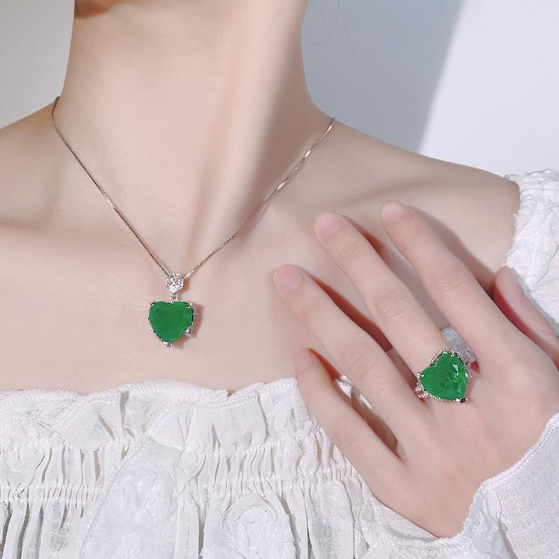 New Jewelry Set Heart-shaped Ring Necklace Grandmother Green Vintage Niche High-end Adjustable Women