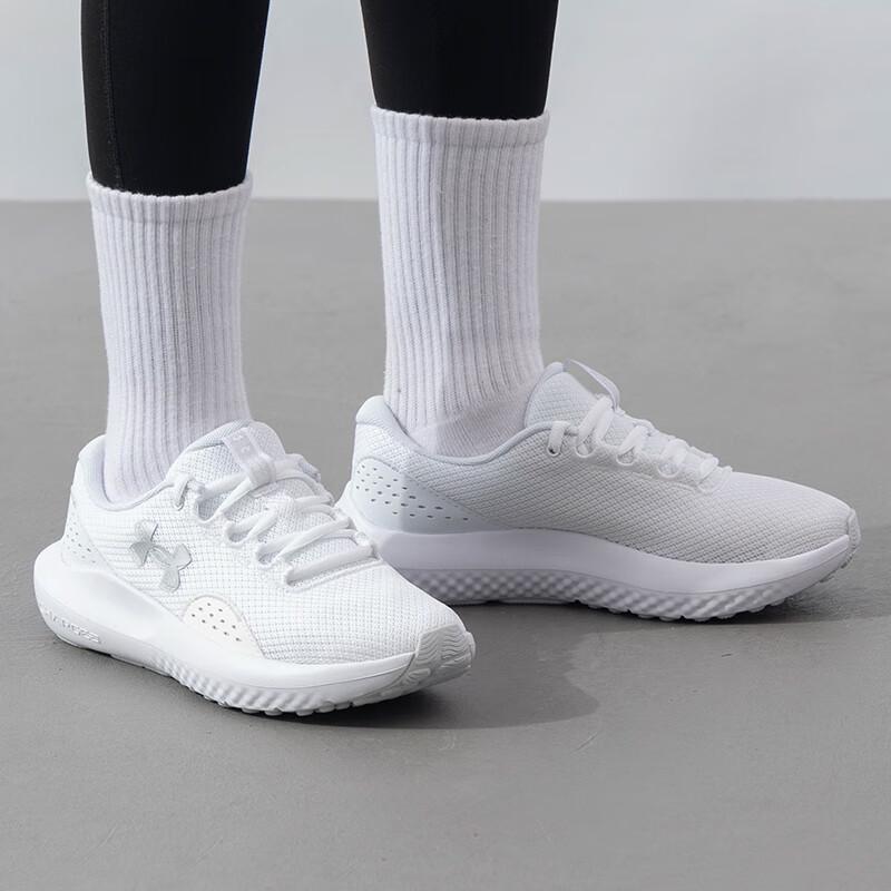 Under Armour Женские низкие беговые кроссовки
