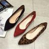 Модные офисные туфли для женщин, туфли-лодочки с острым носком, элегантные женские туфли на низком каблуке 3 см, черные, красные, с леопардовым принтом, одинарные туфли D073