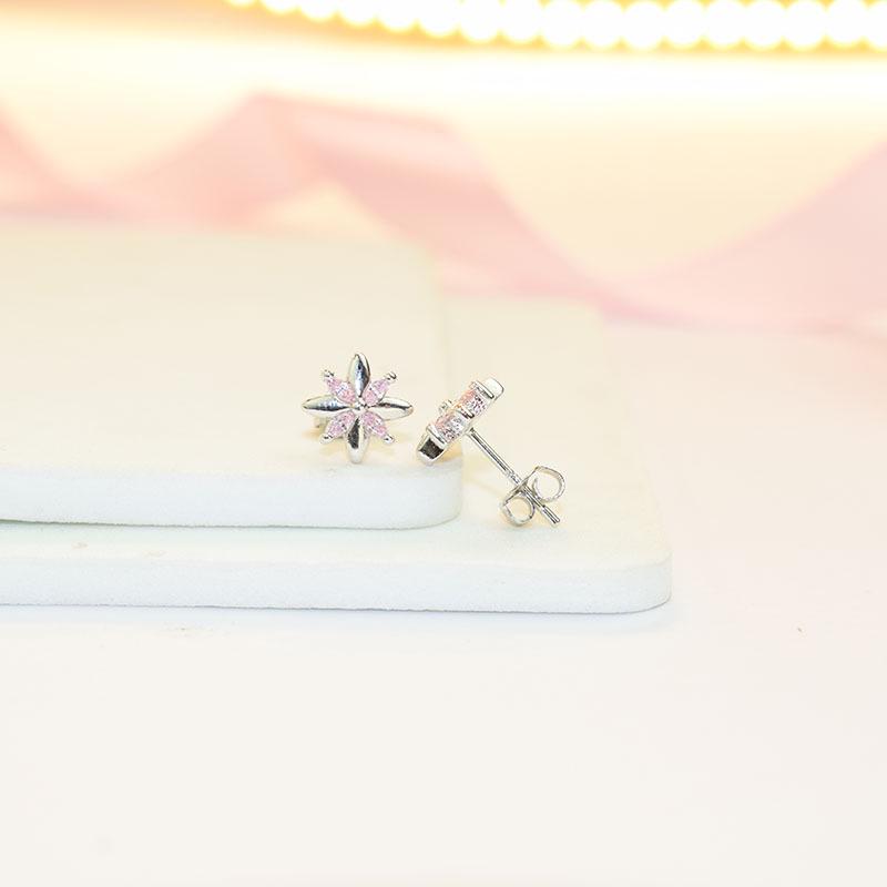 Гипоаллергенные серьги-пусеты «Цветущая сакура»: Модные корейские рождественские украшения для женщин