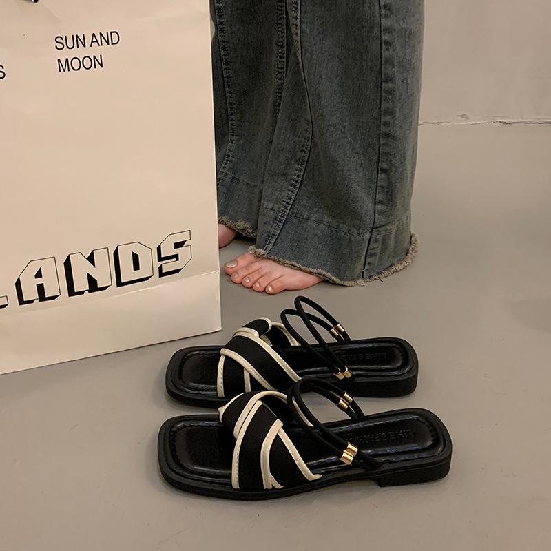 French fairy style flat-bottomed sandals female summer wear with skirt 2025 new popular versatile Roman two wear sandals