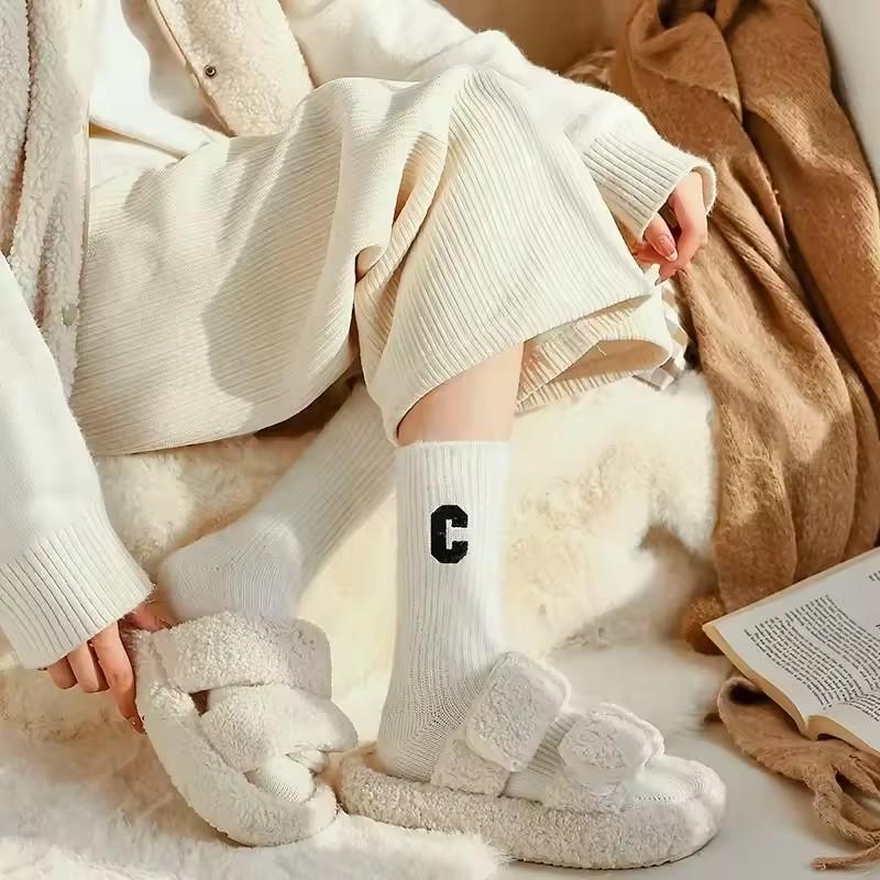 Luxury Women's Socks Warm Winter Thick Cashmere Casual Japanese Fashion Solid Color Comfortable Home Socks Long High Quality