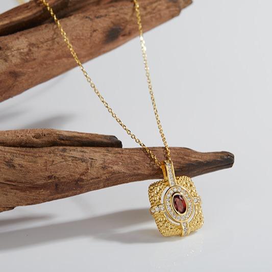 Niche Personalized Design Colored Treasure Necklace Women'S S925 Sterling Silver Natural Garnet Gemstone Pendant Light Luxury High Sense