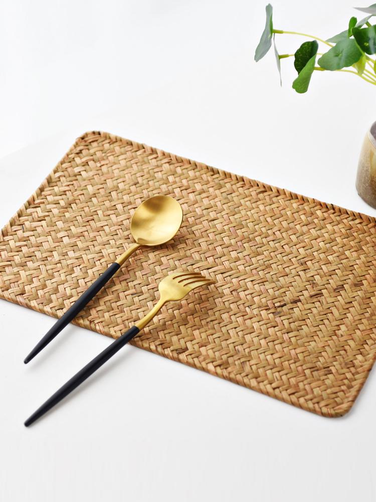 Chinese Style Seagrass Woven Table Mats: Retro Dining and Tea Ceremony Placements