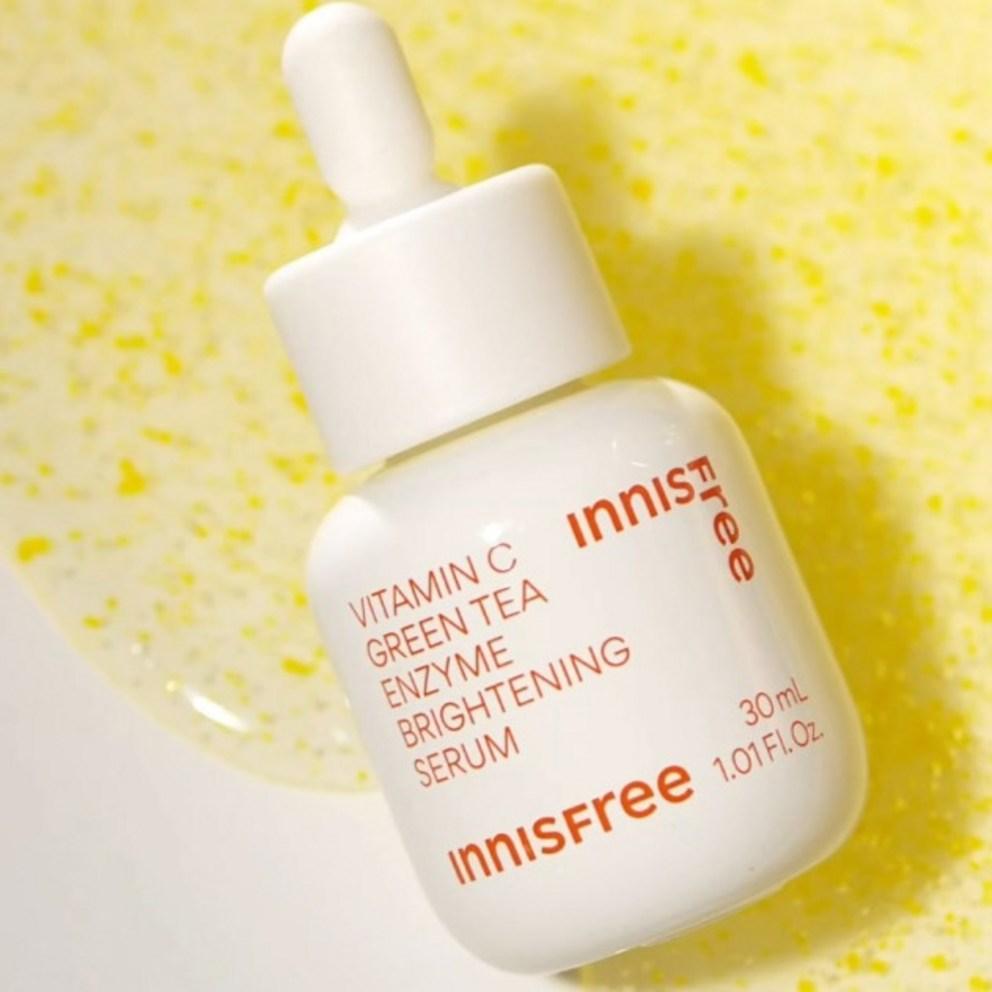 Innisfree Новый сыворотка-тонер с витамином С и энзимами зеленого чая против пигментных пятен, 30 мл