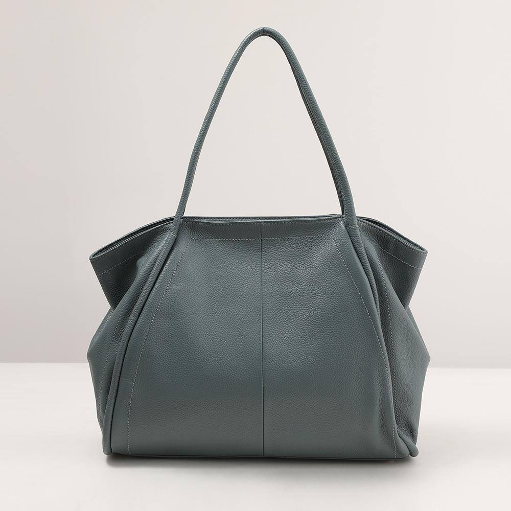 The first layer of cowhide foreign trade cross-border large tote bag, the new women's underarm bag, and the large-capacity versatile commuter
