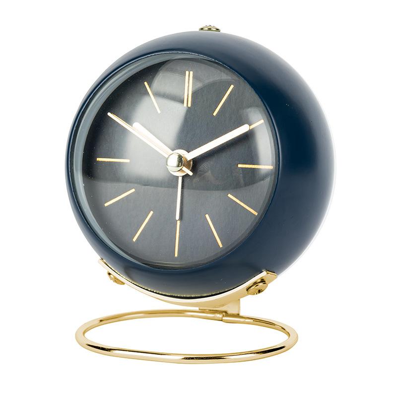 Factory Direct European Style Simple Mute Electronic Desk Clock Luminous Quartz Clock Living Room Alarm-durable Metal Constructi
