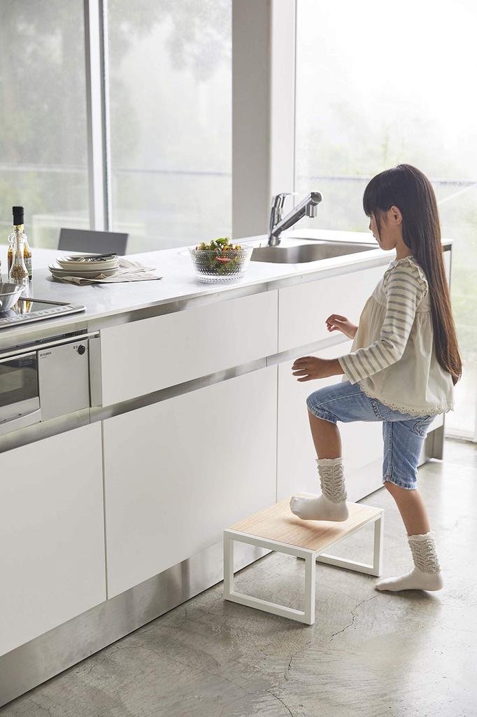 Складная стремянка Yamazaki, Белая, Прибл.. Ш40 x Г28 x В20см, Лестница-табурет, Подходит для детей и взрослых, Модель 5158