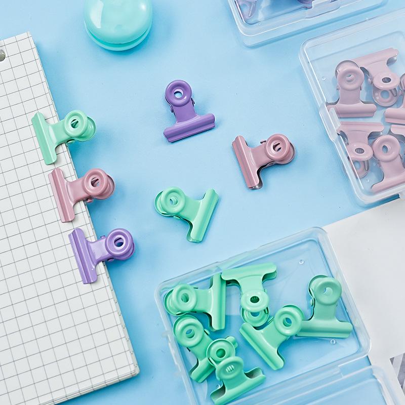 Премиальная цветная коробка с круглыми металлическими скрепками