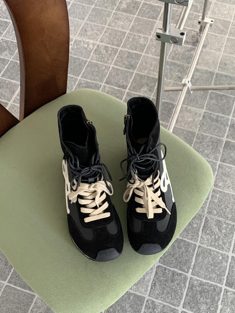 Shou Valley's Popular Niche Maillard High-top Mid-tube Knight Boots for Women's 2025 New Autumn Black Leather Martin Boots