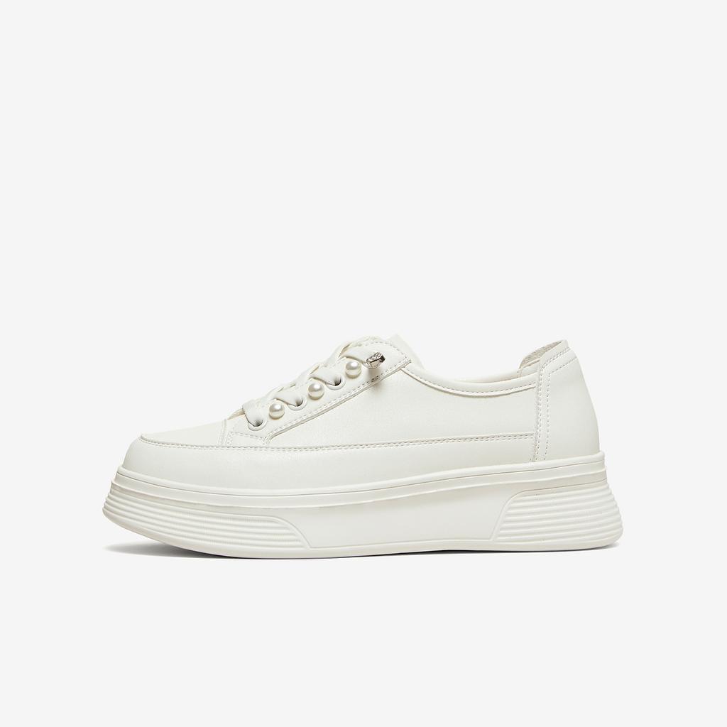 TATA/Her 2026 Spring Fashion Casual Versatile Thick soled Board Shoes New Style