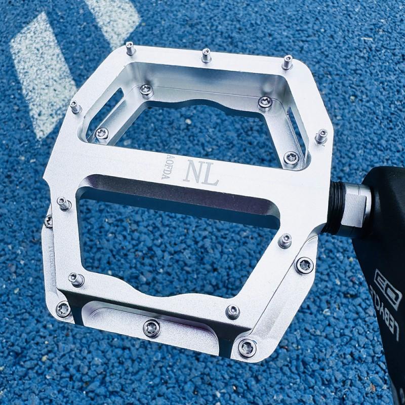Aluminum Alloy Mountain Bike Pedals With Sealed Bearing Flat Platform Non-Slip Tread Cycling Accessories