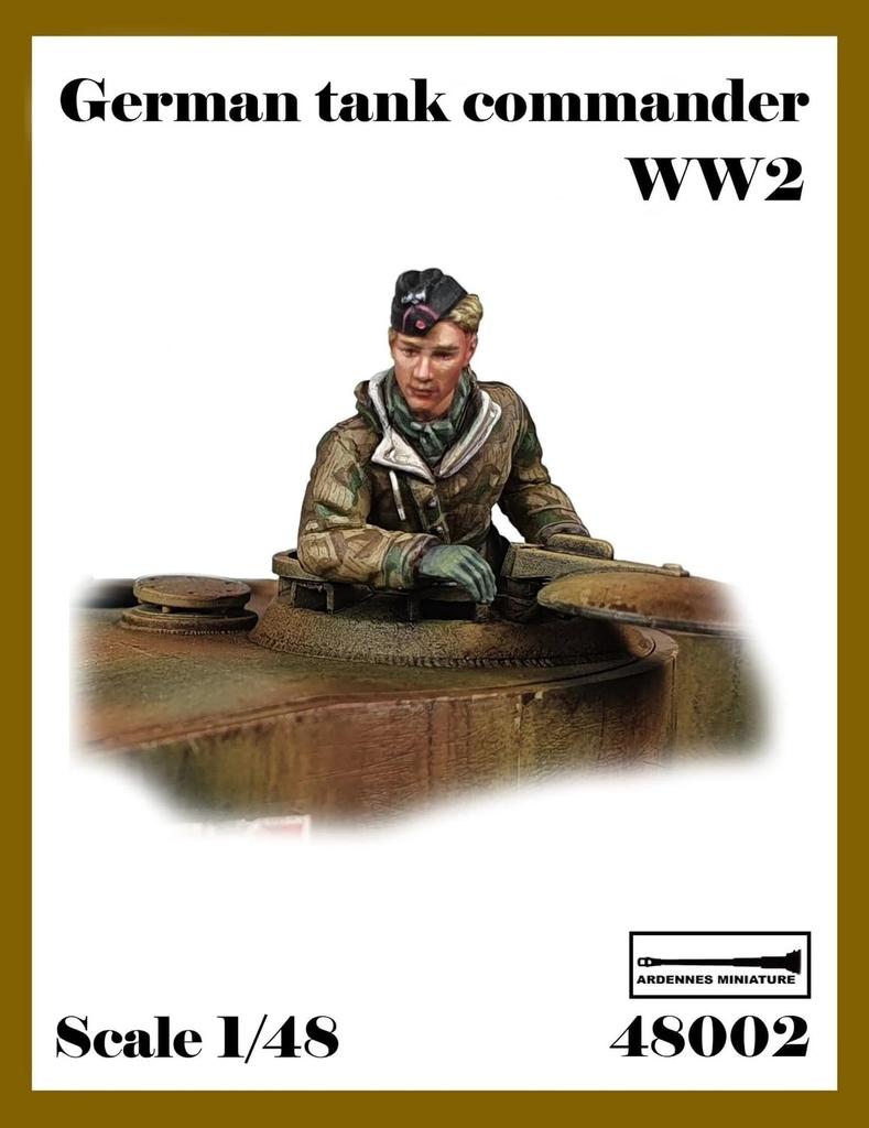АРДЕННСКАЯ МИНИАТЮРА Немецкий танковый командир в зимнем снаряжении, покидающий башню, смоляной набор AR48002 1/48