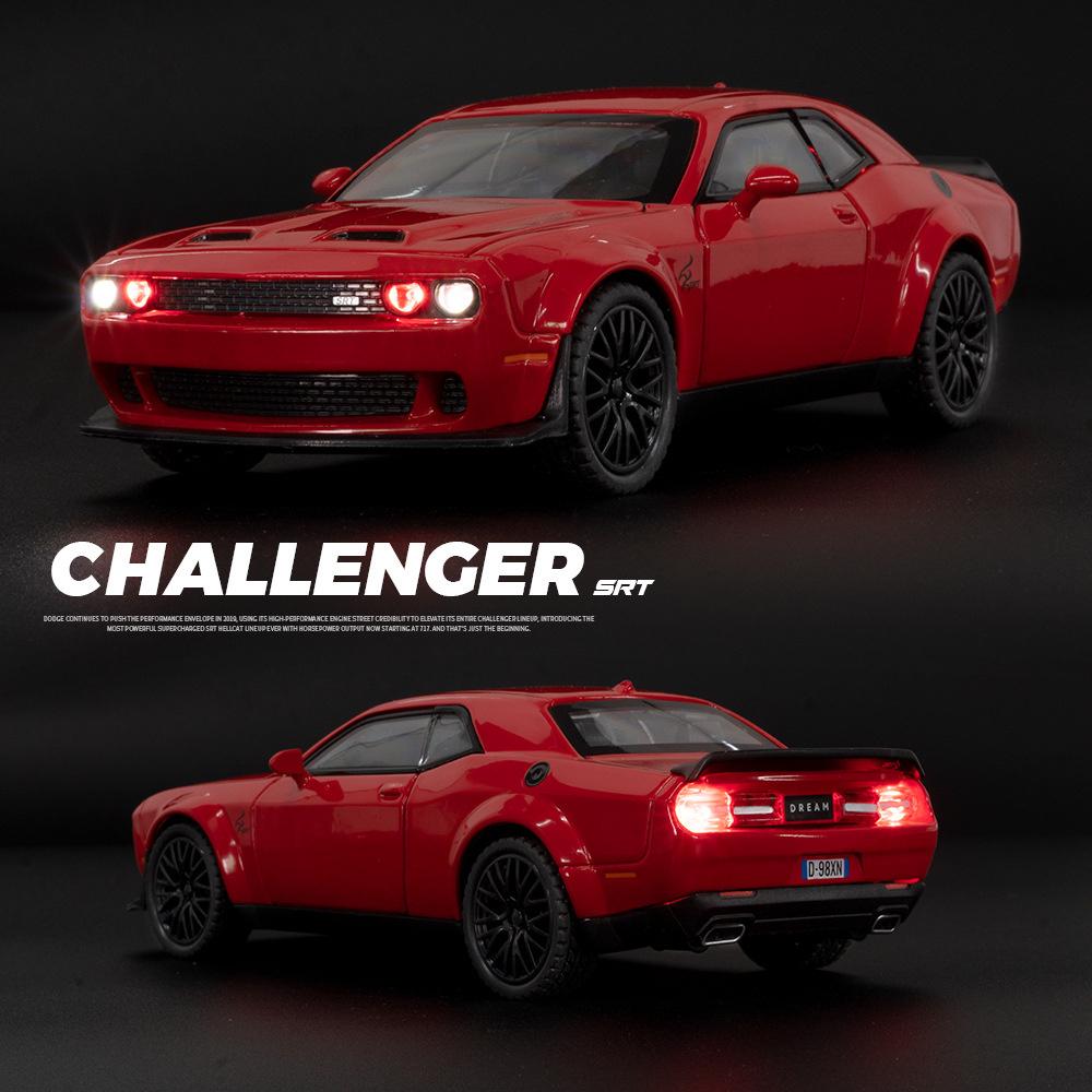 Игрушечная машинка Dodge Challenger Hellcat STR Red Eyes в масштабе 1/32, литые автомобили, декоративные модели машин с оттяжкой, со звуком и светом