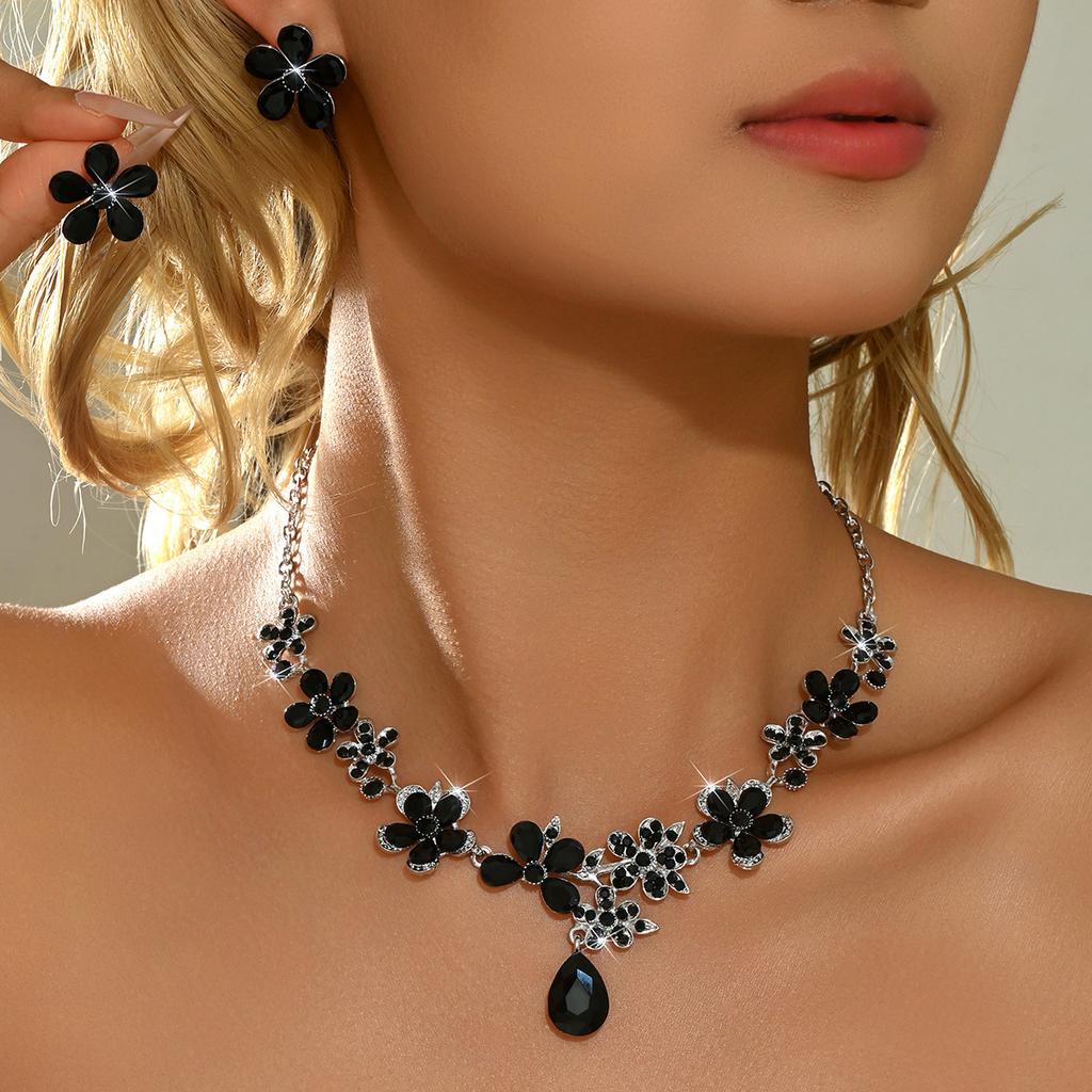 New Korean Fashion Temperament Flower Crystal Suit Women's Simple Versatile Earrings Set Chain Jewelry Women's