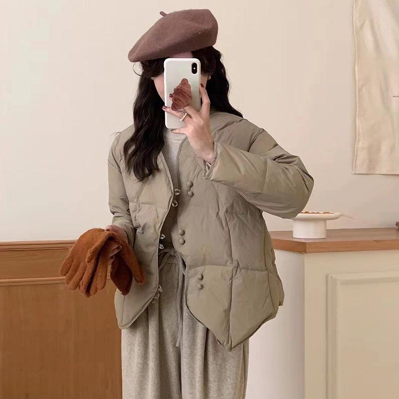 Короткий пуховик из лисьего шарфа для женщин 2024 года, зимний модный дизайн, нерегулярная теплая маленькая куртка прилив