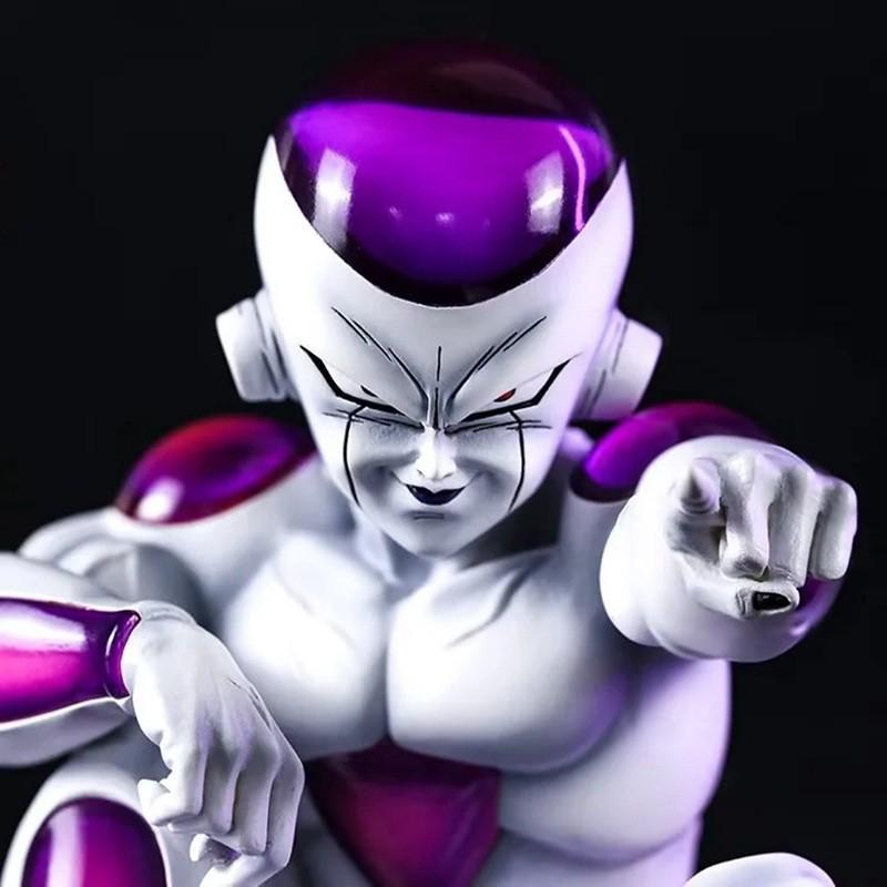 Фигурки Фризы в сидячей позе из One Piece и Dragon Ball Z (Премиум)