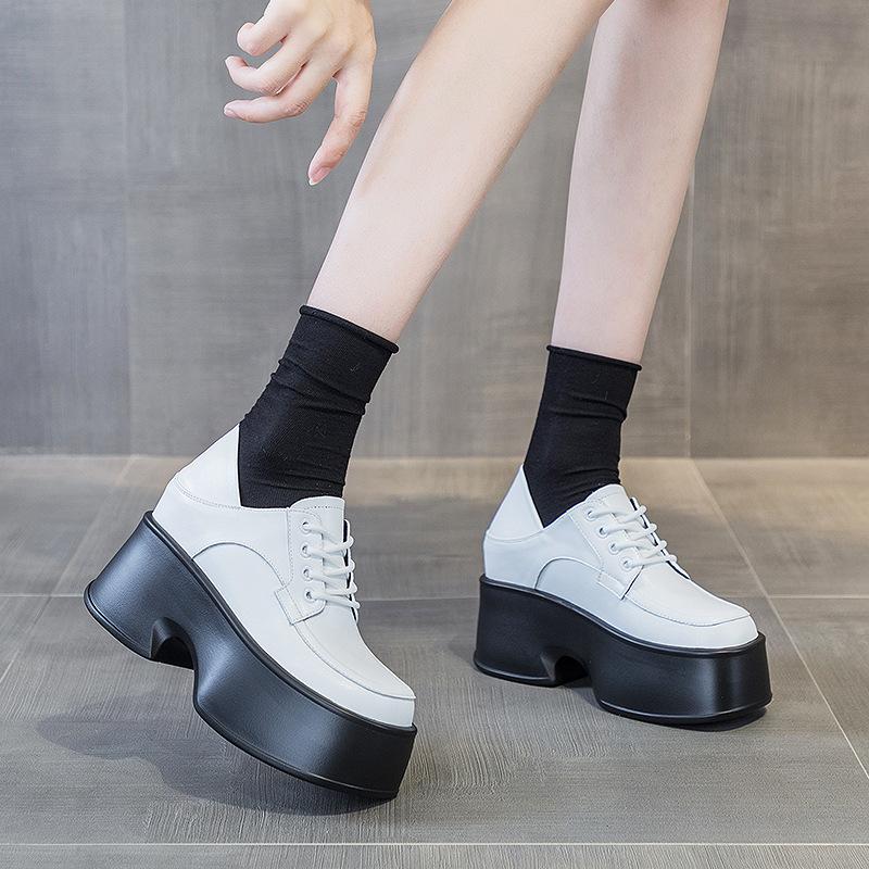 Маленькие кожаные туфли в британском стиле, два способа носки, женские весна 2025, новые, ретро, черно-белые, на шнуровке, лоферы на платформе, универсальные, трендовые
