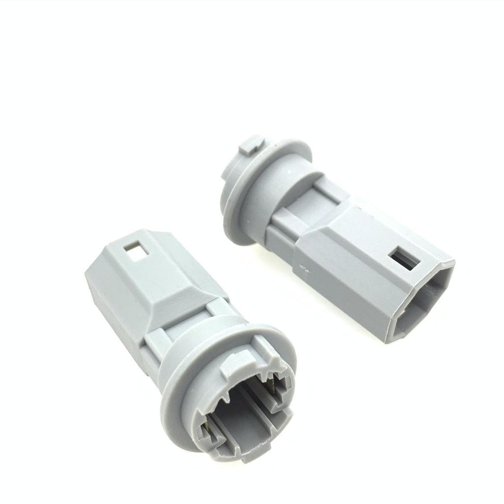 Держатель подсветки номерного знака Toyota 05-09 для Reiz, RAV4, Ralink, Camry, Land Cruiser LC200.