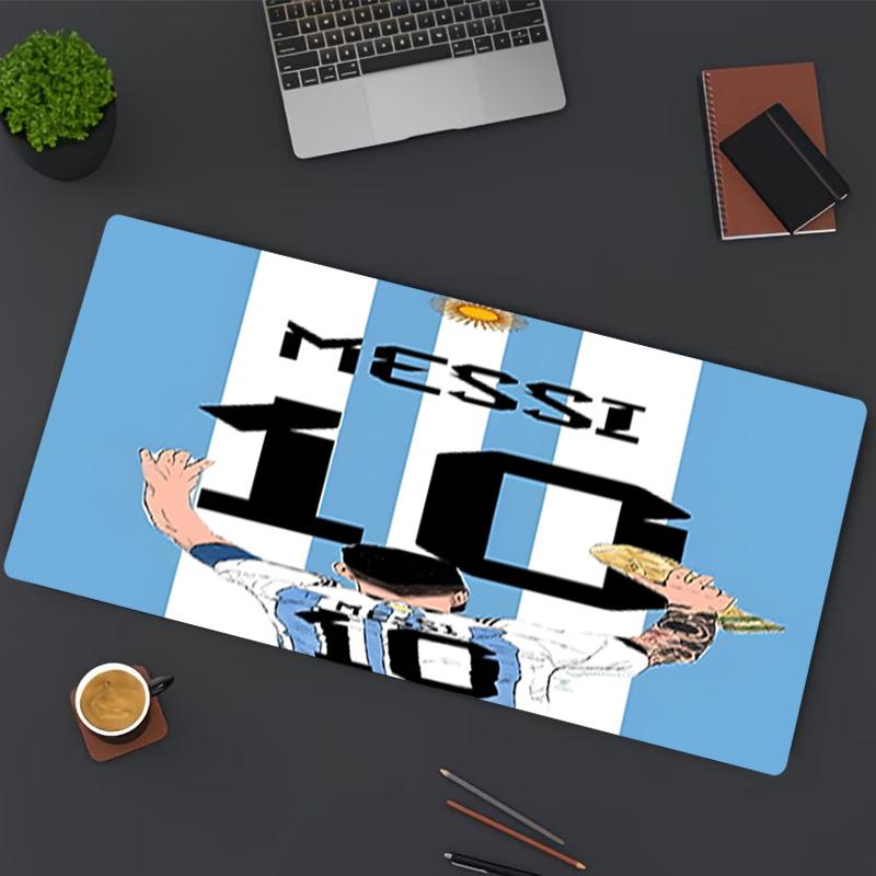 football player Print Mouse Pad, for Keyboard Pad Laptop PC Mat for Office Home Use, Desk Decor, Perfect Birthday Gift for Gamers