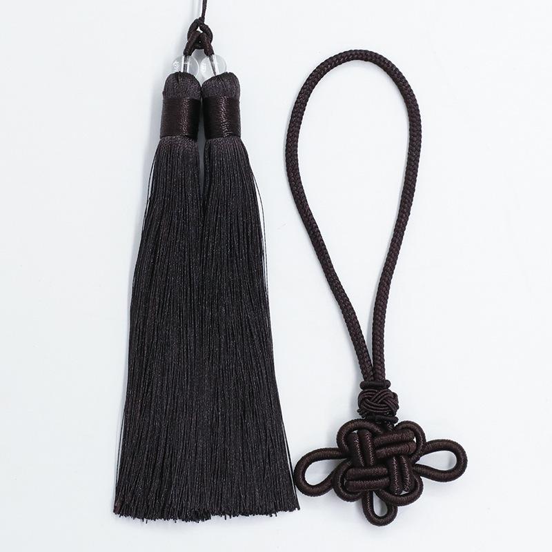 Двухцветная кисточка-подвеска в виде китайского узла для рукоделия