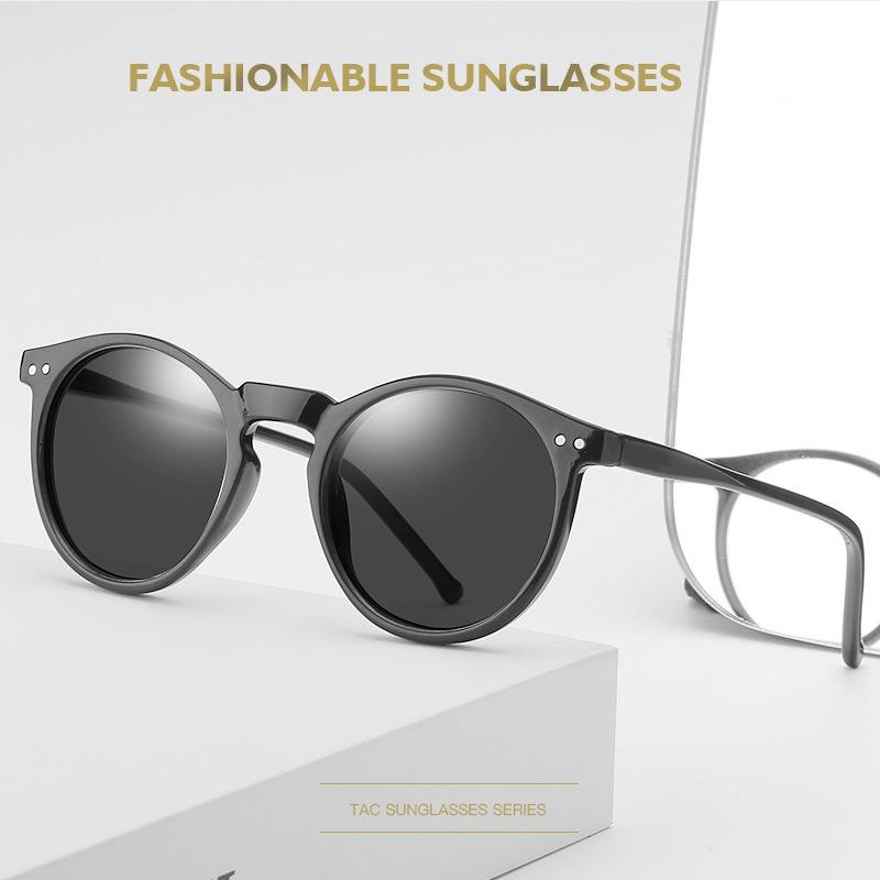 Retro Black Frame Polarized Sunglasses - European & American Classic Fashion for Women