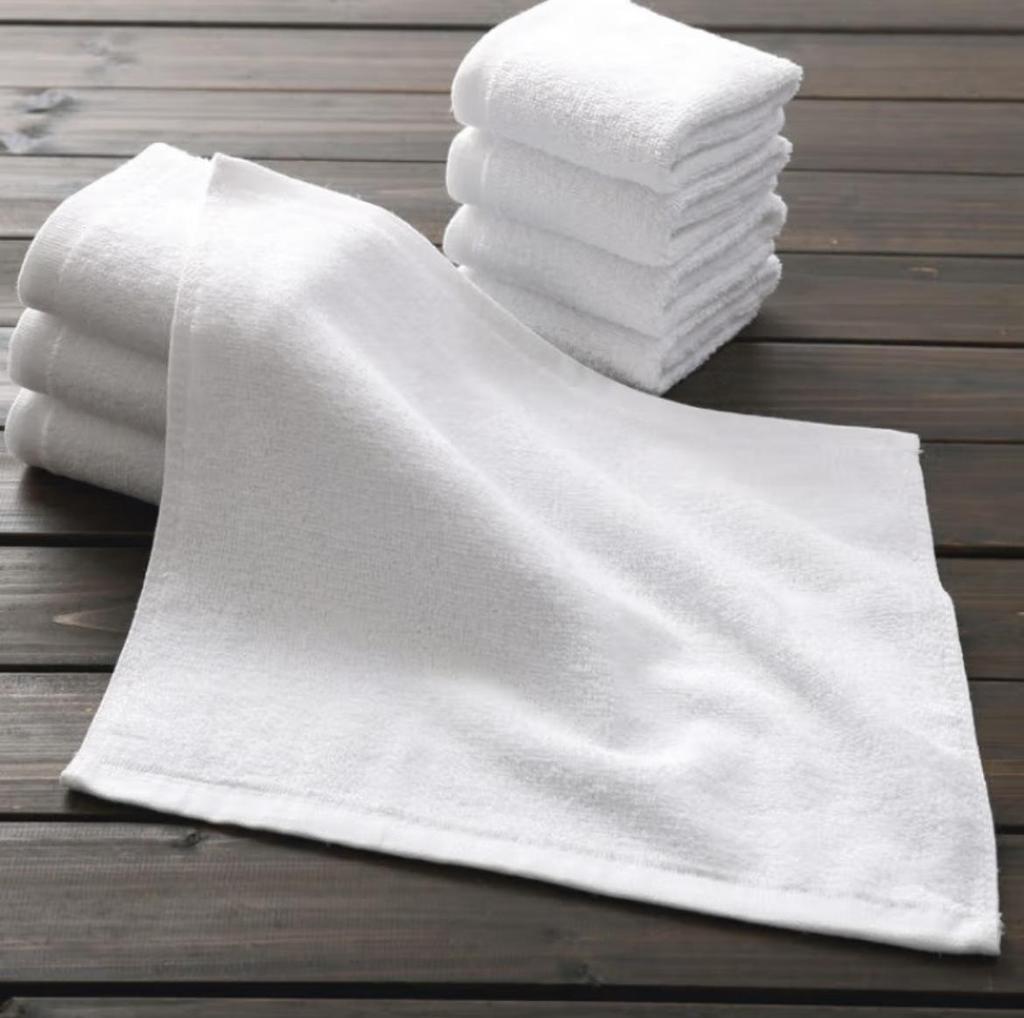 Роскошные белые банные и напольные полотенца из 100% хлопка - Очень большие, толстые и впитывающие для отелей и спа