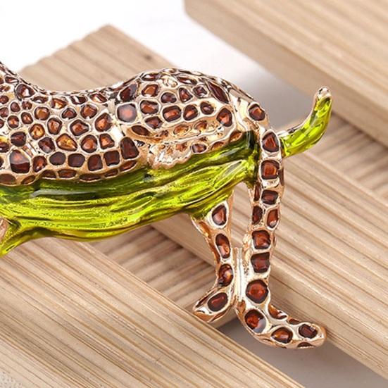 Brooch Elegant Animal Shape Sweater Cardigan Coat Business Suit Lapel