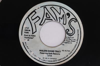 7-дюймовая пластинка ASTON "FAMILY MAN" BARRETT - Wailers Sound Tract / Полностью лицензировано NONE FAM'S 1995 Ямайка Регги, Ска и Даб Б/У