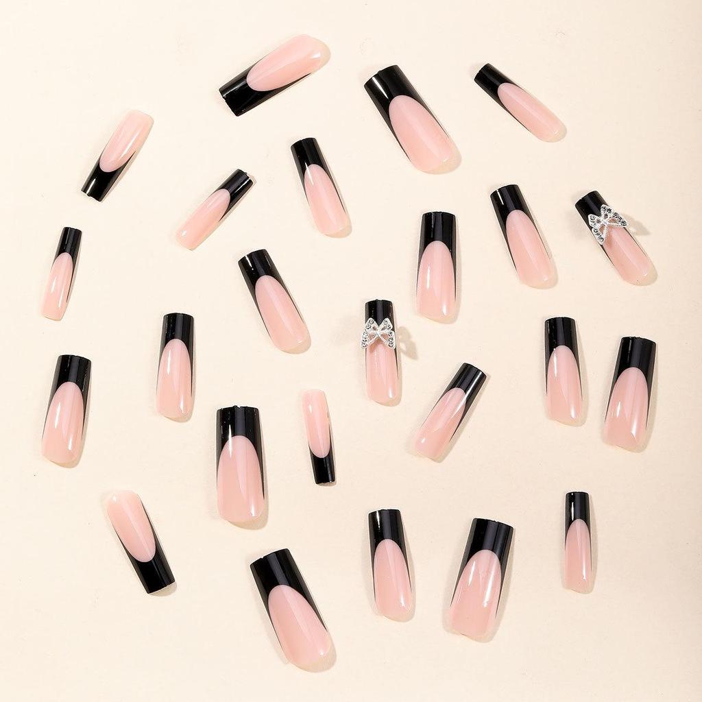 Съемные черные типсы для длинных ногтей с французским краем, стразами и бабочкой