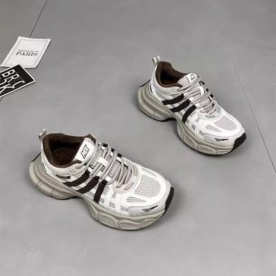 Женские кожаные кроссовки на толстой подошве, увеличивающие рост, 2025 зима, новые, бархатная расцветка, на шнуровке, универсальная спортивная и повседневная обувь, тренд