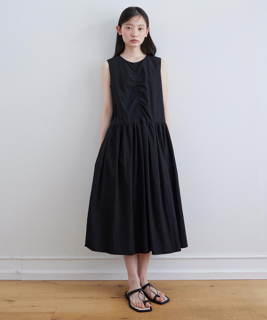 Step Around Pleated Sleeveless One-Piece_Black