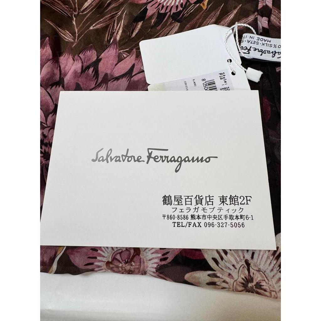 Б/у шелковый платок-шарф Ferragamo