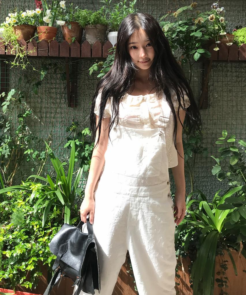 LETTER FROM MOON Belle Lace Ruffle Blouse (Cream)