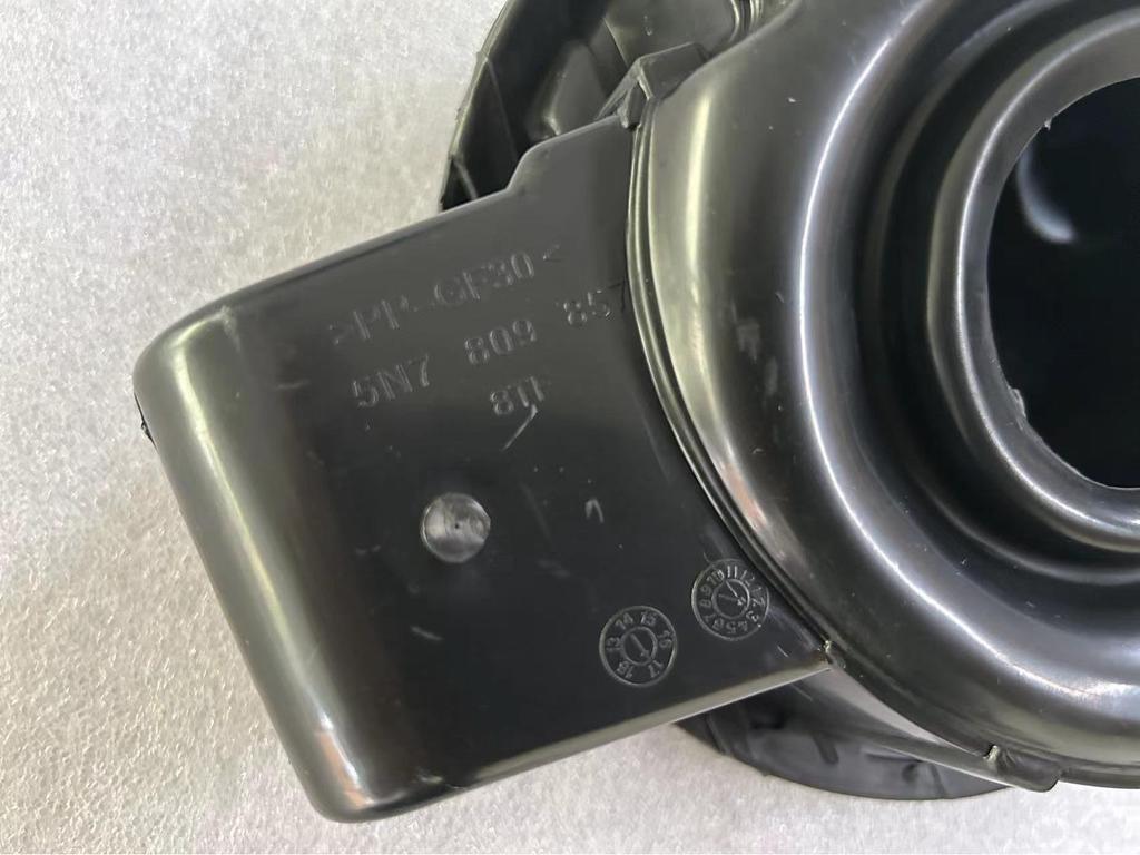 Крышка топливного бака и накладка горловины топливного бака Volkswagen Tiguan