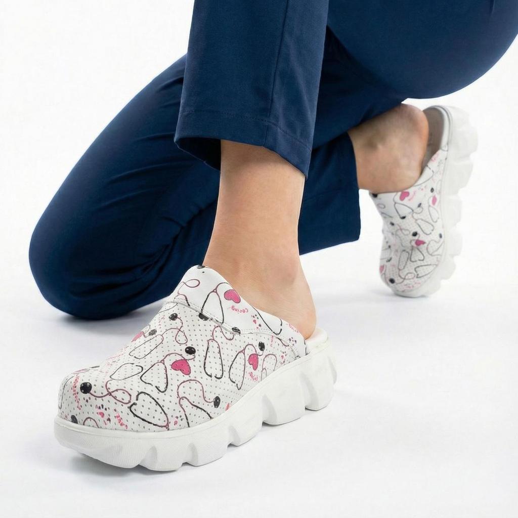 Women Light Sole Medical Clogs Sabo Hospital Shoes Non-Slip Slipper Nurse Doctor Midwife Surgical Sandals