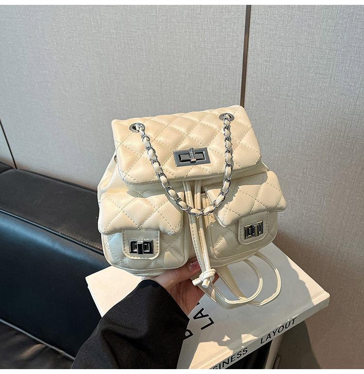 Women's Diamond Small Fragrant Wind Backpack Women's 2025 New Fashion Design Sense Niche Travel Lightweight Chain Schoolbag