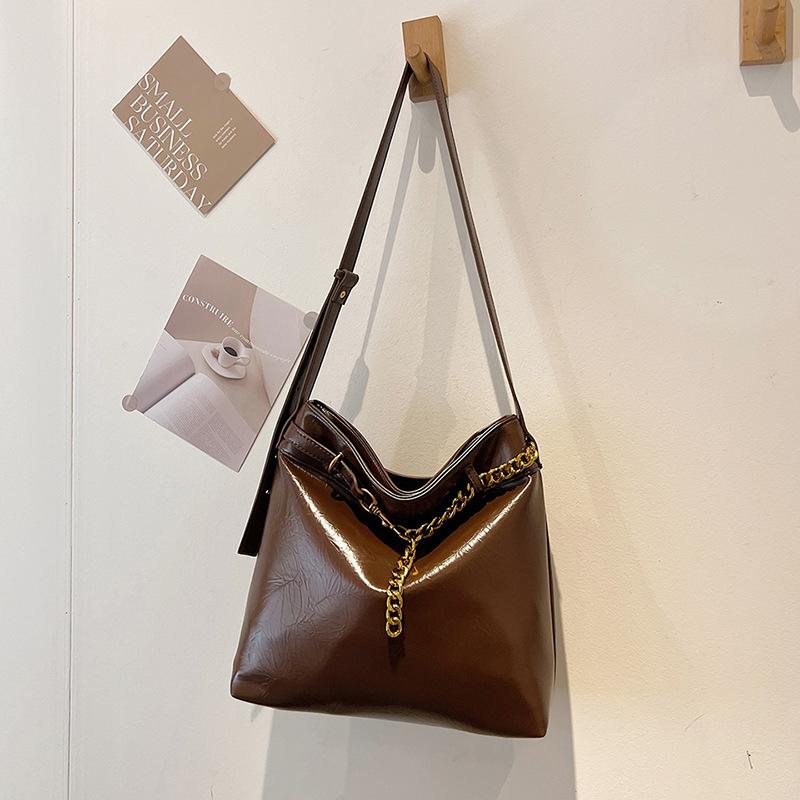 Винтажная женская сумка большой емкости студенческая сумка на цепочке повседневная сумка-мессенджер с подвеской новая