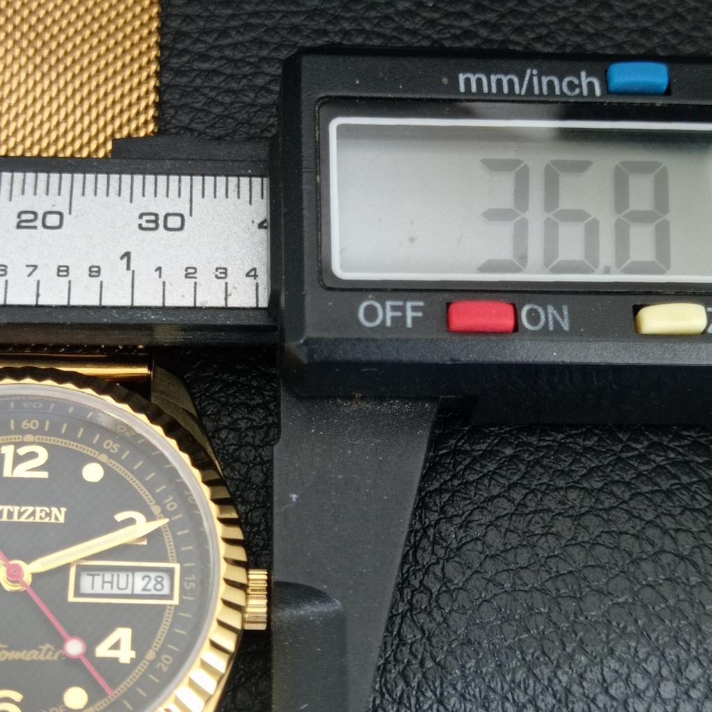 ЯПОНСКИЕ ВИНТАЖНЫЕ ОТРЕМОНТИРОВАННЫЕ МУЖСКИЕ АВТОМАТИЧЕСКИЕ ЧАСЫ CITIZEN 8200 ЧЕРНЫЙ ЦИФЕРБЛАТ a445267-1