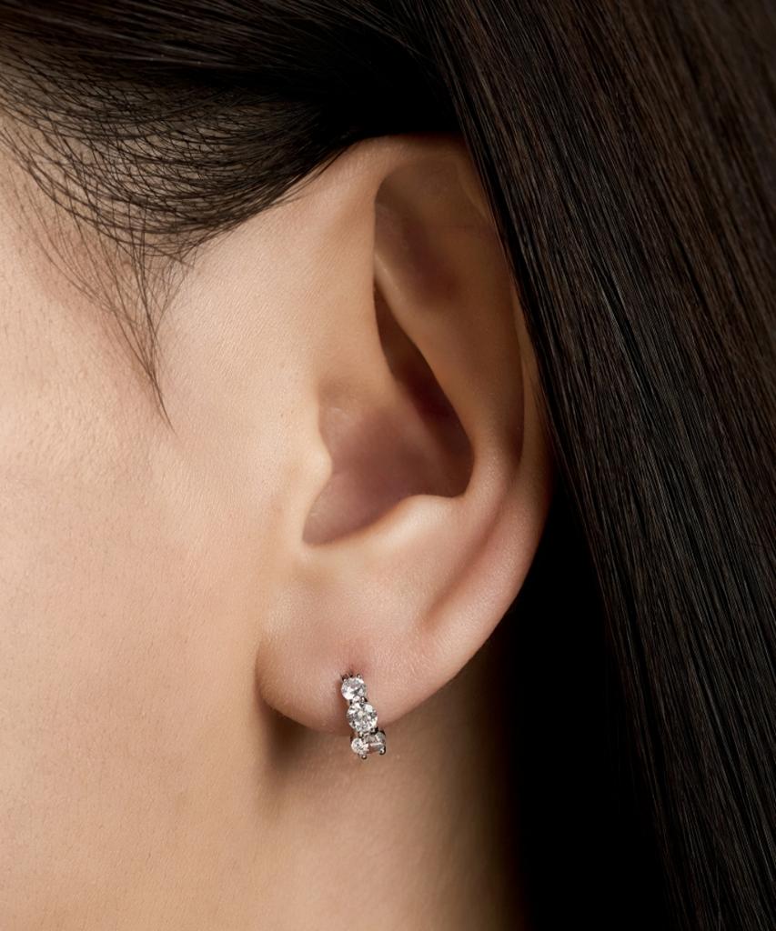 Серебряные серьги-гвоздики Lloyd Triple Stone Lles26006U