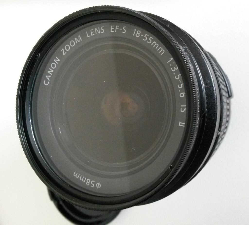 Canon IS II Standard Zoom Lens for Cameras EF-S18-55mm F3.5-5.6 APS-C